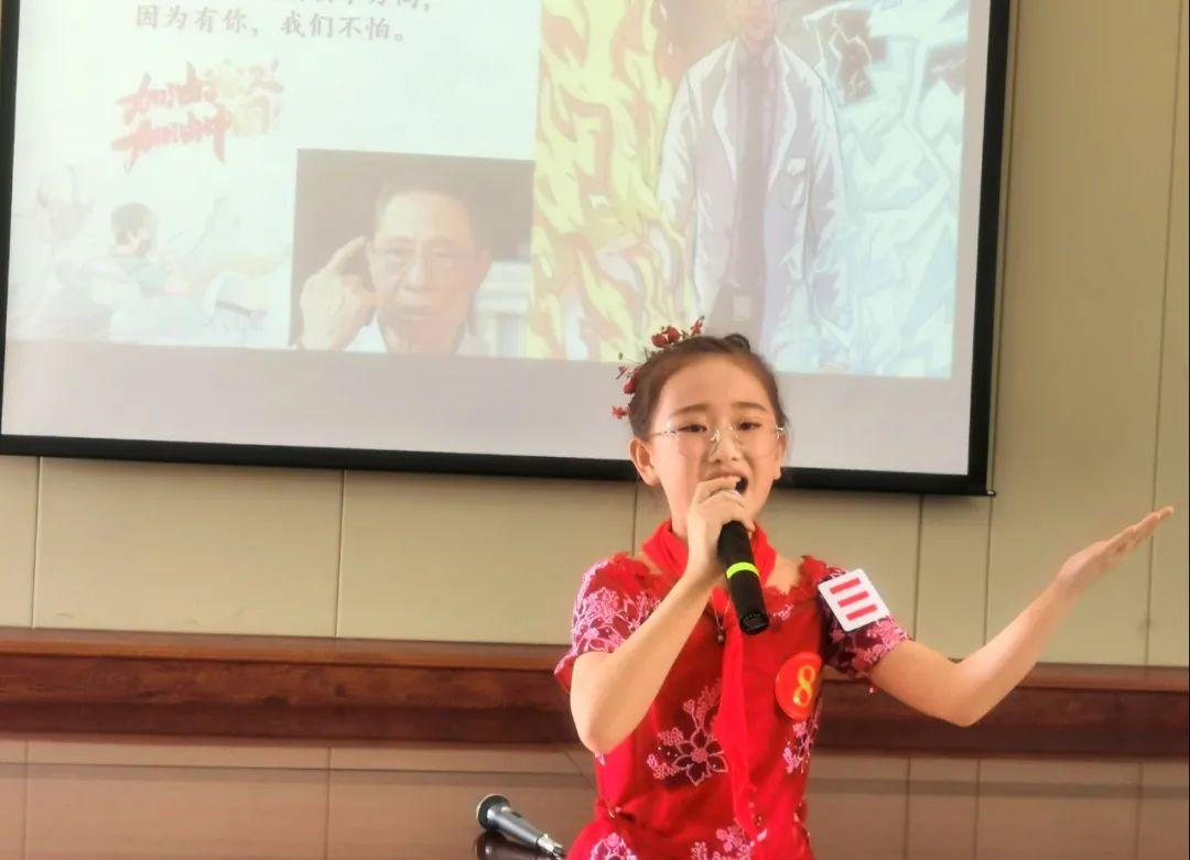 小学朗诵比赛现场，孩子们用声音绘出成长的绚烂色彩！
