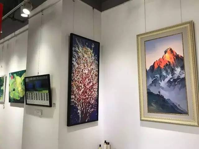 厦门画展最新，科技艺术融合的前沿体验展