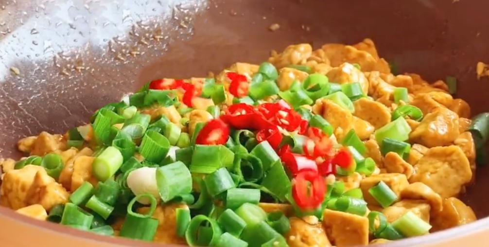 最新鸡蛋吃法探索，一场内心平静的鸡蛋美食之旅